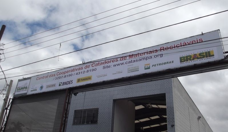 Fachadas para Empresas Vila Carrão - Fachada Luminoso
